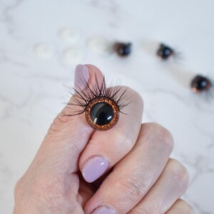 Ojos de seguridad con purpurina y pestañas: Materiales para muñecas amigurumi imagen 7