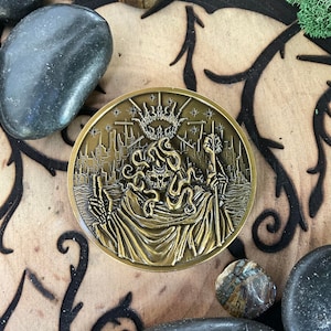 Moneda de desafío de Hastur Moneda de rey en amarillo Moneda de horror sobrenatural EDC Moneda de HP Lovecraft Mitología ocultista Moneda de zinc de color dorado antiguo Horror cósmico