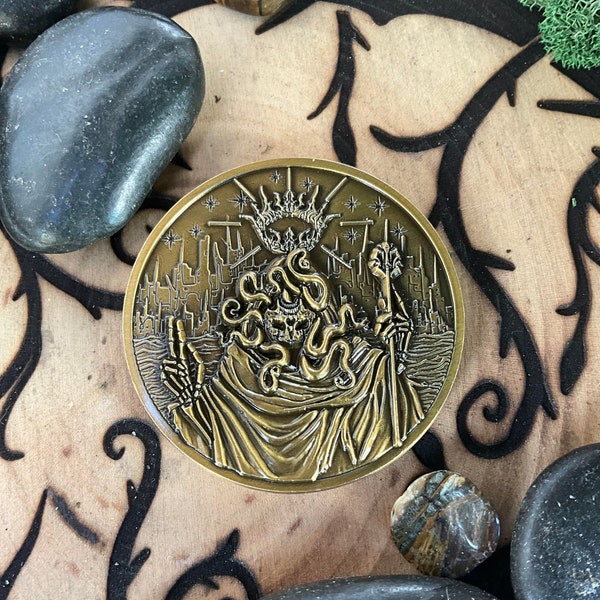 Hastur Challenge Coin King in Yellow Coin Eldritch Horror EDC Coin HP Lovecraft Mythology Occult Antique Gold Color Zink Coin Cosmic Horror
