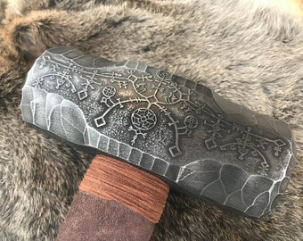 Młot Thora inspirowany God of War