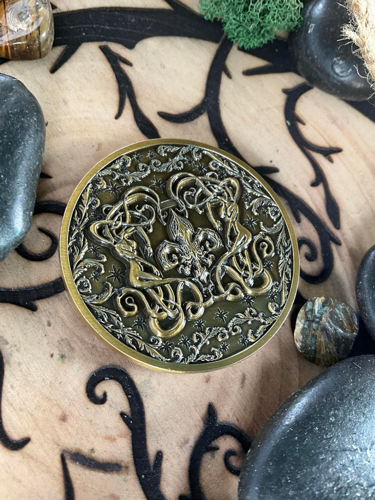 Occult Coin Hastur Challenge Coin King in Yellow Coin Eldritch Horror EDC Coin HP ...