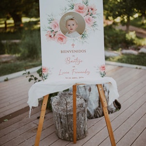 Pink floral baptism welcome sign with photo printable in spanish, cartel bienvenida bautizo con foto niña en español, welcome poster -C141