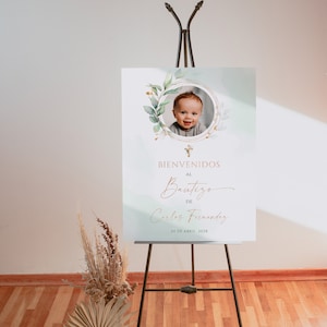 Editable green gold neutral spanish welcome sign with photo, cartel de bienvenida bautizo en español, boy christening welcome poster - C009p