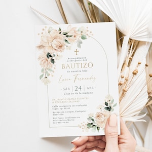 Bohemian arco christening invitation for a girl printable, invitacione bautizo niña español template, mi bautizo flores blancas invite -C004