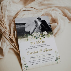 Invitación 50 aniversario de bodas en español, elegant golden anniversary photo invitation template, white roses anniversary invite -C205