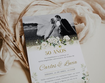 Invitación 50 aniversario de bodas en español, elegant golden anniversary photo invitation template, white roses anniversary invite -C205