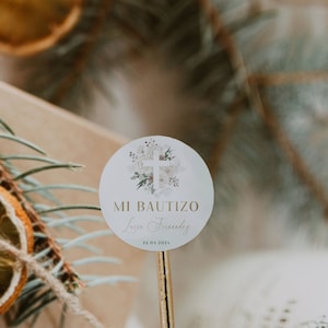 Mi bautizo boho round sticker editable in spanish, floral decor spanish baptism sticker, flores religioso bautizo pegatina en español - C007