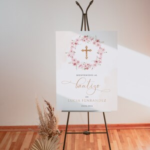 Wreath pink wildflowers & gold lettering welcome sign rustic printable, cartel de bienvenida española bautizo niña con flores rosas - C282