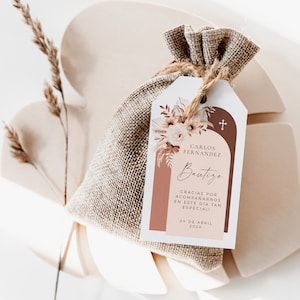 Boho arch beige tone baptism gift tag printable spanish, bohemian christening boy girl favor tags, bautizo gracias etiquetas en español - C2