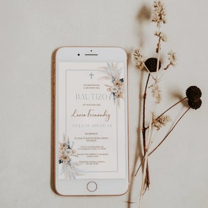 Boho floral & pampas grass baptism boy girl smart phone invitation spanish editable, floral digital invitación de bautizo en español - C31