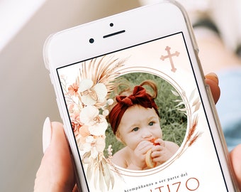 Española digital invitación bautizo niña con foto, editable smartphone baptism text invite in spanish, boho flowers pampas leaf invite -C290