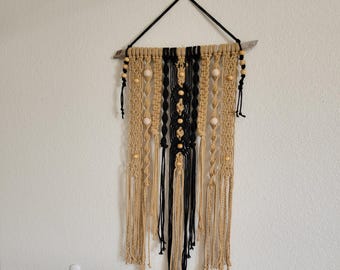 Gran colgante de pared de macramé: cordón de algodón tostado y negro sobre madera flotante