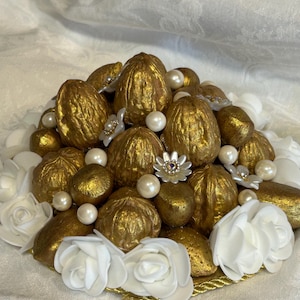 Aroosi Sofreh Aghd Nut Cluster: Silver Painted Nuts, White Flowers, Pearl Beads