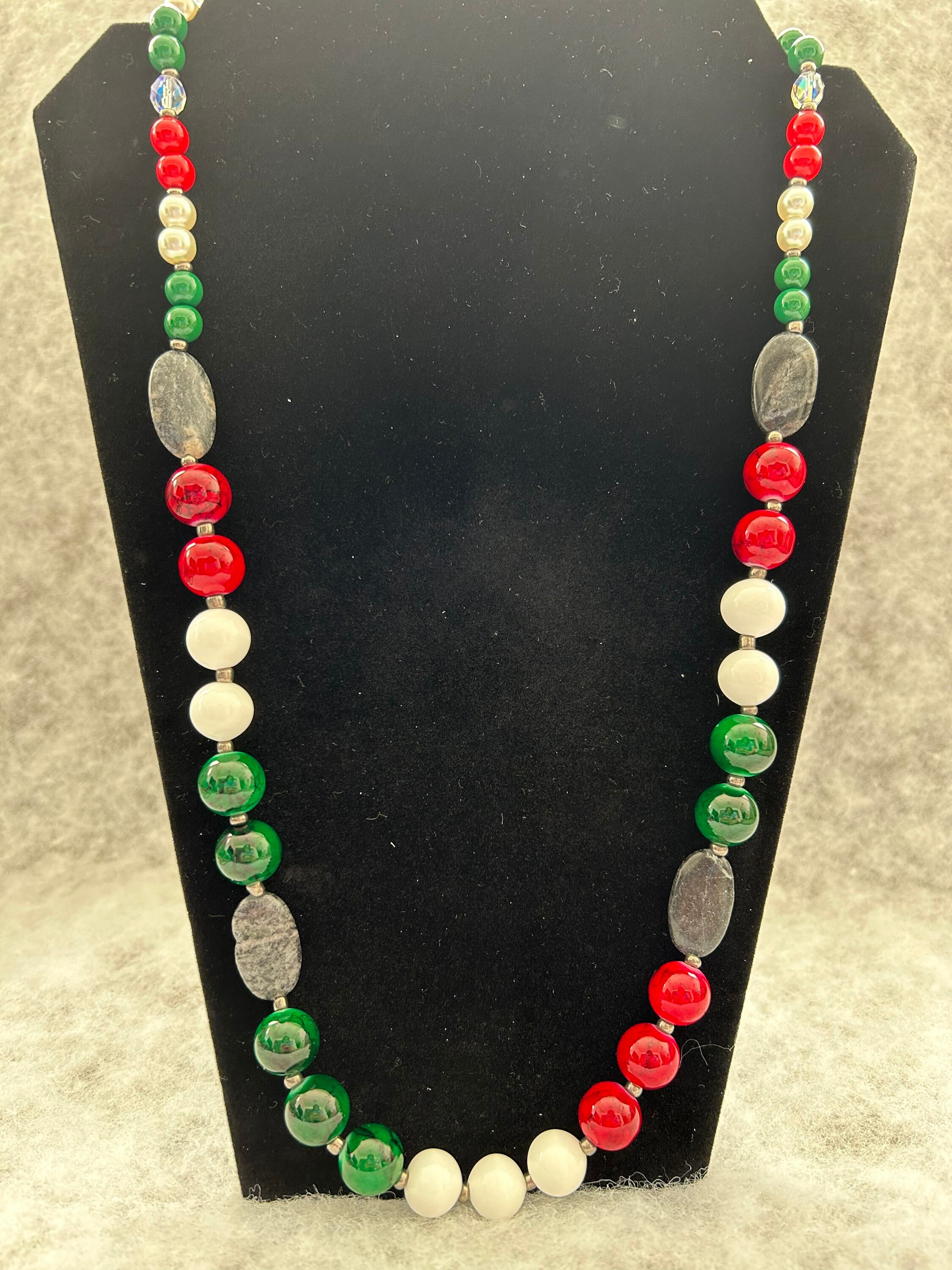 Christmas Jewelry - Large Beads Statement Necklace 28 Inches