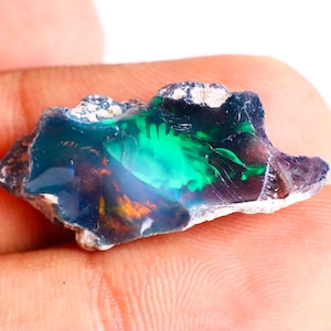 Opal, Ethiopian Black Opal Rough, Intense Fire, Dry & Natural, Raw Gemstone for Jewelry Making, A+ cut grade black opal 13.55Ct 30x14x9mm.