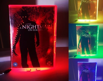 Fatto a mano/Lampada da scrivania/Nightmare on Elm St/Lampada da tavolo/Arte murale/Regalo/Regalo unico/Arredamento per la casa/Luce rossa/Luce verde/Luce blu/Luce notturna/
