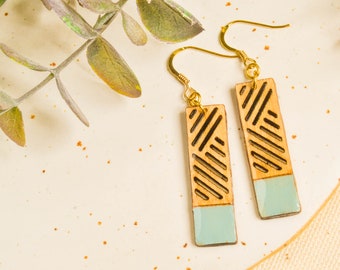 Holz Ohrhänger blau, lange Balken Ohrringe, minimalistische Ohrringe leicht, boho moderner Schmuck für Frauen