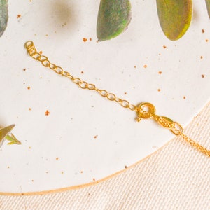 Zierliche Gold Holz Halskette, Ätherisches Öl Diffusor Halskette, Aromatherapie Schmuck, Meditation Geschenke für Frauen Bild 5