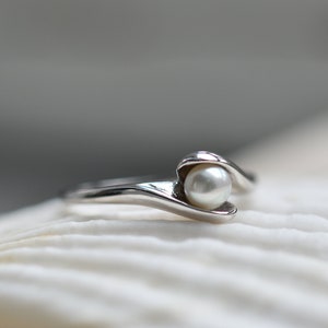 Delicate 14k Gold Pearl Ring Minimalist Freshwater Pearl Gold Ring image 1