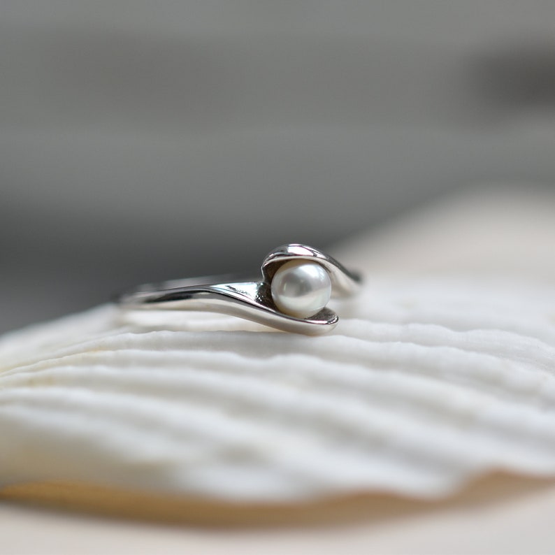 Delicate 14k Gold Pearl Ring Minimalist Freshwater Pearl Gold Ring image 1