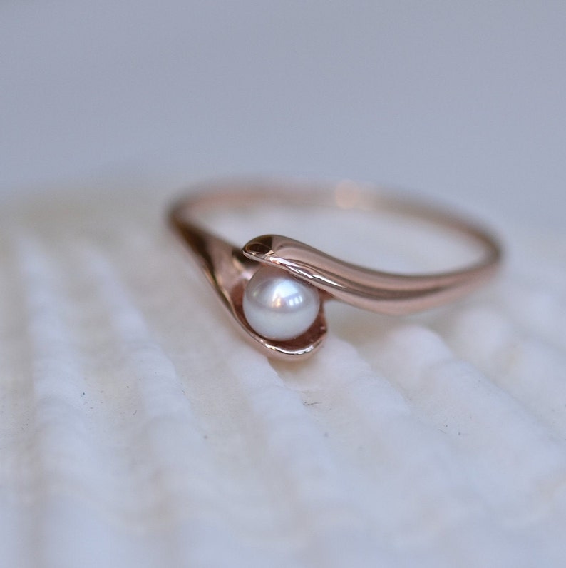 Delicate 14k Gold Pearl Ring Minimalist Freshwater Pearl Gold Ring image 7