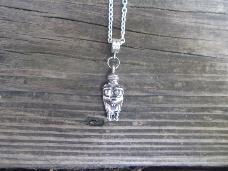 Womens Venus of Willendorf Pendant Chain Necklace 18 Inch 20 Inch 22 Inch 24 Inch Silver-Plated Tribal Jewelry Pagan Religious 3D Goddess