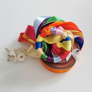 Ribbons on a ring - Bridal bouquet game