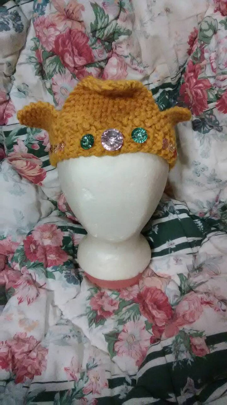 Knitted Crown image 3