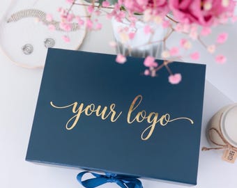 Custom Logo Gift Box, Magnetic Closure, Ribbon Detail, Packaging Solution