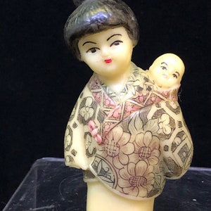 Japanese miniature figurine carving
