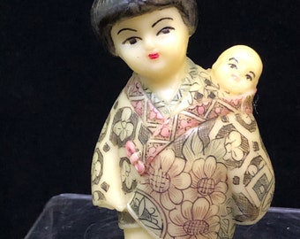 Collection japonaise Netsuke en bois sculpté d'animaux et de poissons