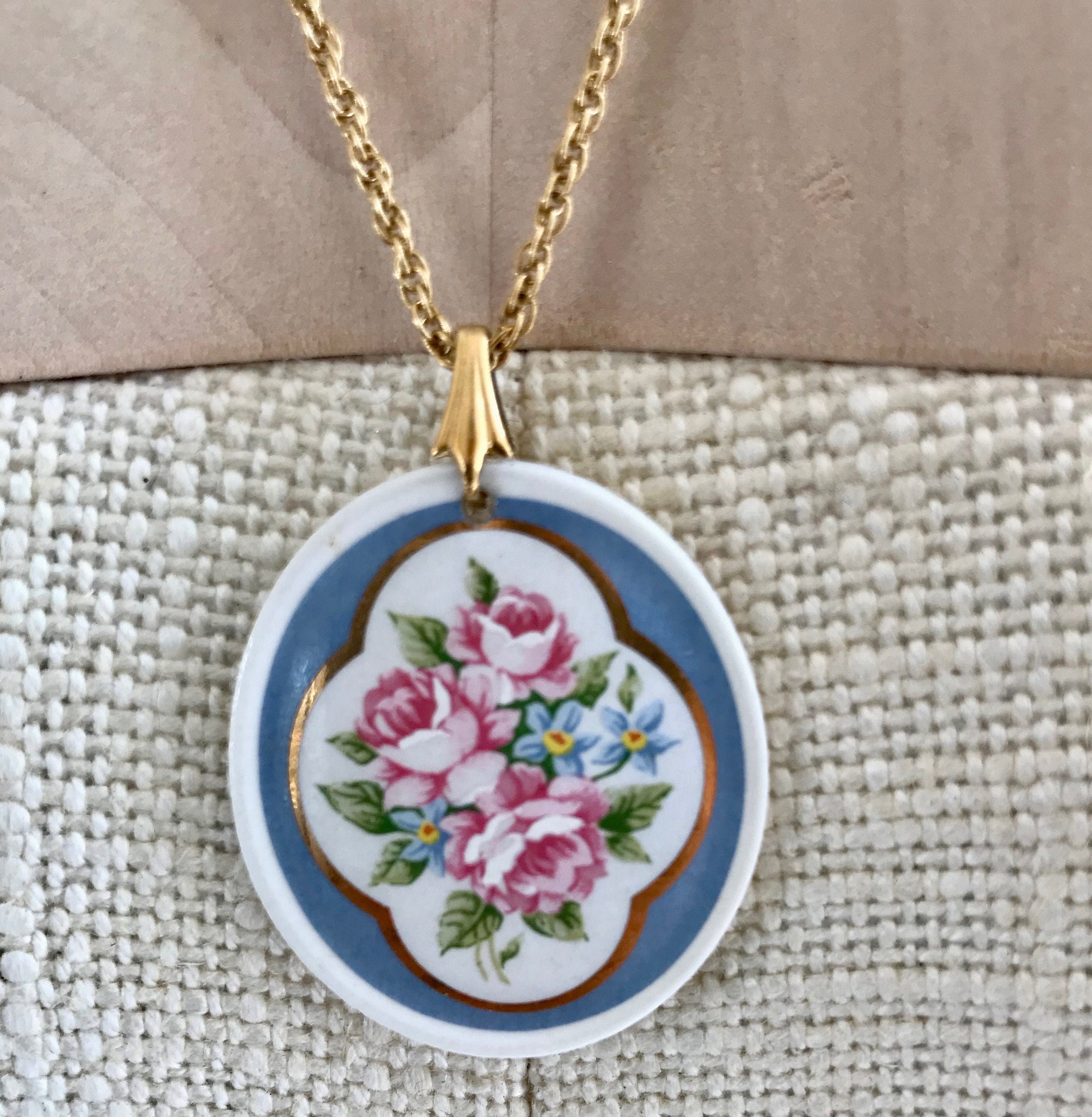 Avon necklace best sale price