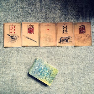 Que pense-t-il de moi ? / Lecture de 5 cartes Lenormand -Qu'est ce qu'elle/il pense de moi ? Interprétation English / Français
