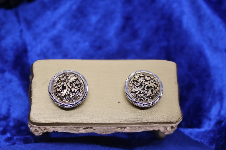 Gold /& Silver Scroll Horse Show Magnets