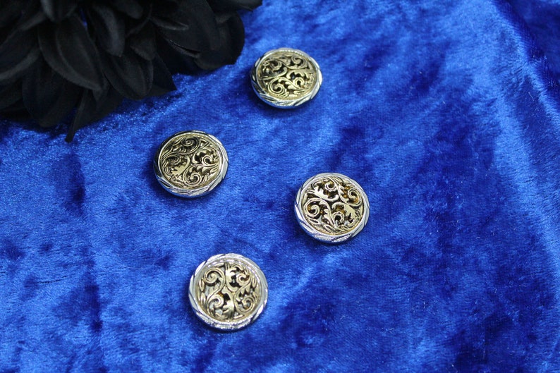Gold /& Silver Scroll Horse Show Magnets
