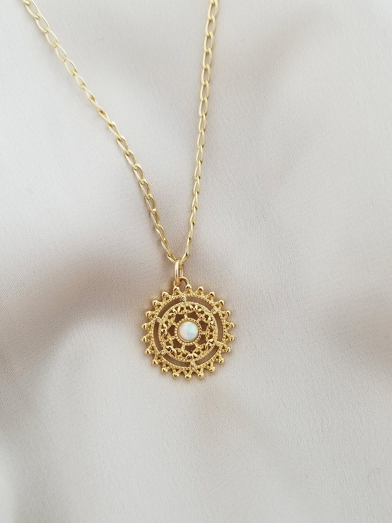 Gold Necklace Dainty Necklace Minimalist Necklace Minimalist Simple Necklace Oval necklace Starburst Necklace Simple necklace
