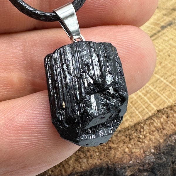 Pendentif TOURMALINE noir / Pendentif pierre tourmaline, collier noir de tourmaline, tourmaline brute