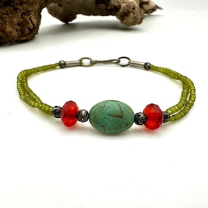 Thin, delicate, minimalist bracelet / Japanese Miyuki glass beads