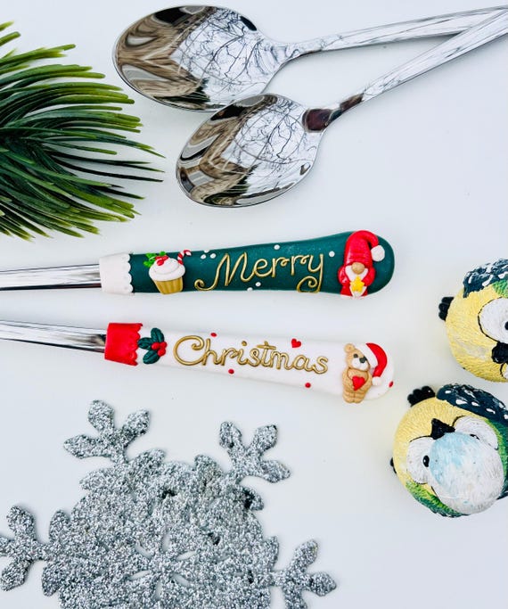 Handgemachte Weihnachtslöffel mit Fimo-Griff, frohes Weihnachtsgeschenk, festliche Edelstahllöffel, Feiertagsküchendekor