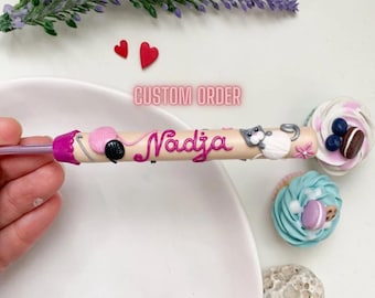 Custom name yarn cat crochet hook, Personalized name crochet hook, Craft supply, Funny crochet gift, Polymer clay crochet hook