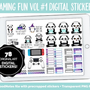 Puede incluir: Un conjunto de pegatinas digitales con 78 ilustraciones originales de pandas jugando a videojuegos. Las pegatinas están diseñadas para usar en planificadores digitales e incluyen una variedad de diseños, como pandas con auriculares, sosteniendo mandos y jugando en una Nintendo Switch. El conjunto también incluye una variedad de pegatinas de texto, como "nuevo lanzamiento", "actualización del juego" y "mantenimiento".