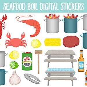 Pu&ograve; includere: Un set di adesivi digitali con illustrazioni di ingredienti per una bollitura di frutti di mare, tra cui gamberi di fiume, gamberi, granchio, mais sul pannocchia, patate, limoni, lime, aglio, uno schiaccianoci per granchi, un martello di legno, una lattina di condimento creolo, due tavoli da picnic con una tovaglia a quadri blu e bianchi e quattro bottiglie di birra.