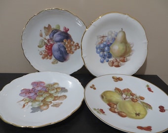 4 Oneida Classic Salad ~ Dessert Plate 9 inch Plates One set of 4 Plates Fruit Motif Berry Harvest