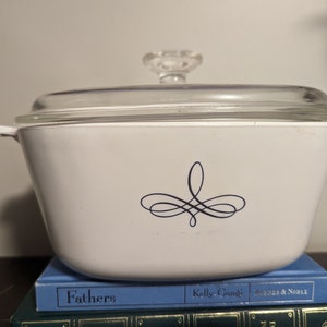Vintage Corning Ware Black Trefoil Casserole Dish 2.5 QT