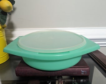 Vintage Tupperware  Jadeite Green Bowl with Lid