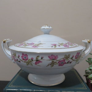Valmont China Briar Rose Covered Vegetable Bowl from Japan, Vintage Covered Vegetable bowl