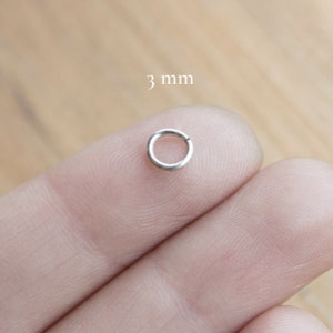 3 mm Daith zeer kleine mini oorbel Huggie hoepels handgemaakt, 4 mm hoepel sterling zilveren toren, 5 mm tragus hoepel BESTSELLER afbeelding 1