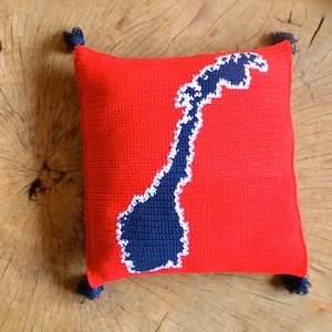 Crochet pattern // Norway Pillow Cover Map and Flag, Scandinavian Decor, Geography Throw Pillow, Map Art, Travel Decor, pdf crochet pattern