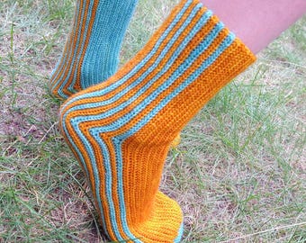 Crochet Pattern: Stretchy Socks, Wool Socks, Easy Striped Crochet Socks Comfortably Stretchy, four sizes, written instructions and photos