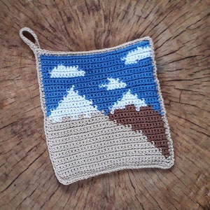 Crochet Pattern: Mountains Are Calling Potholder, Gift for travel loving friend or mountain cabin style kitchen. Written pattern and chart.
